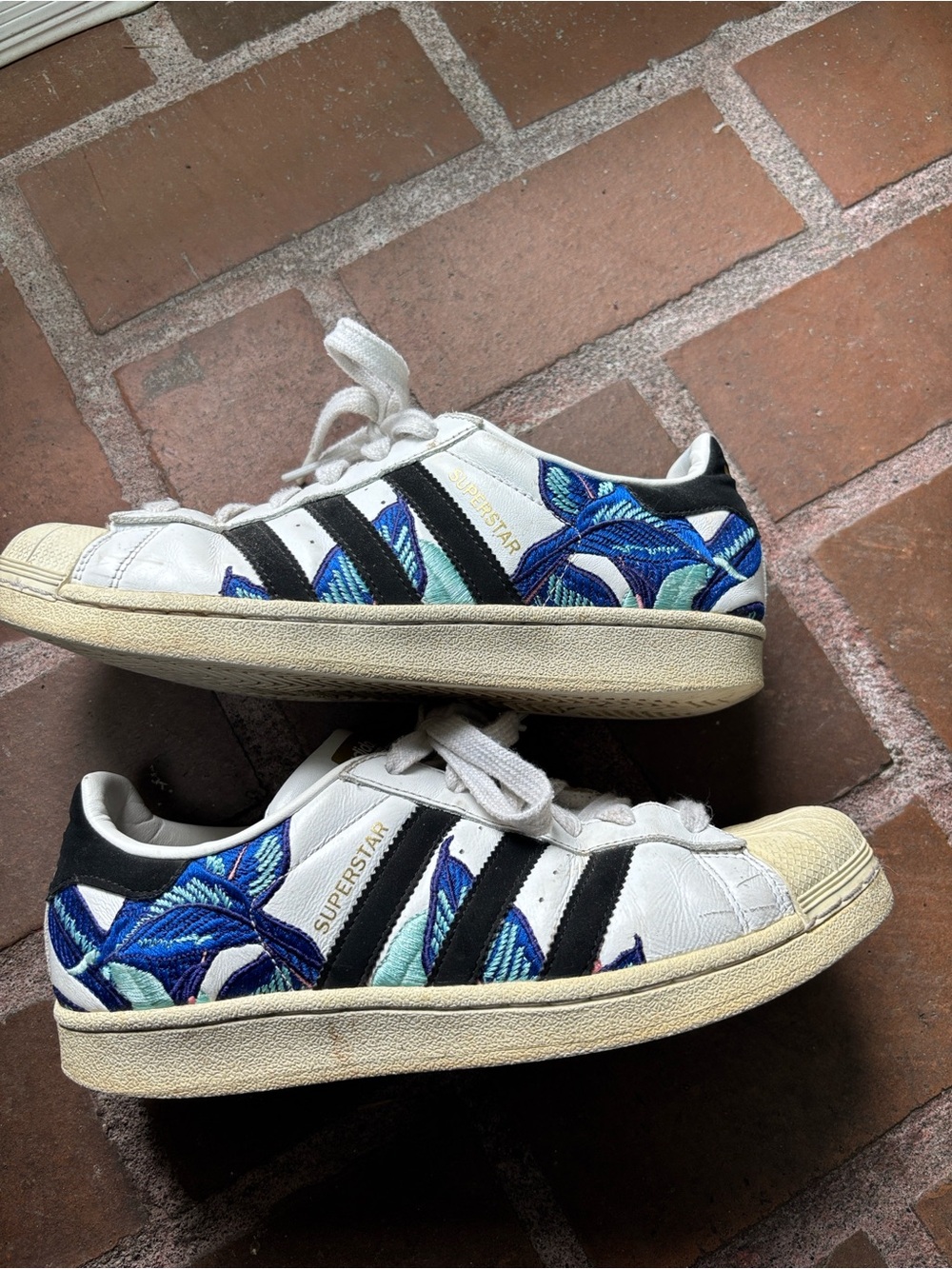 Adidas superstar special design